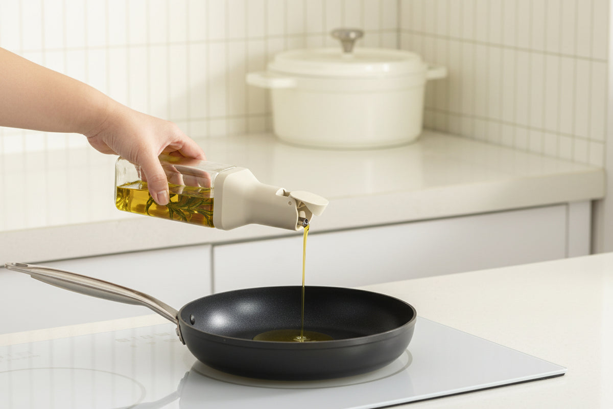 GLASS OIL DISPENSER W AUTO FLIP 350ML