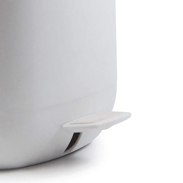 Salt &amp; Pepper Manhattan Bin 5L - White