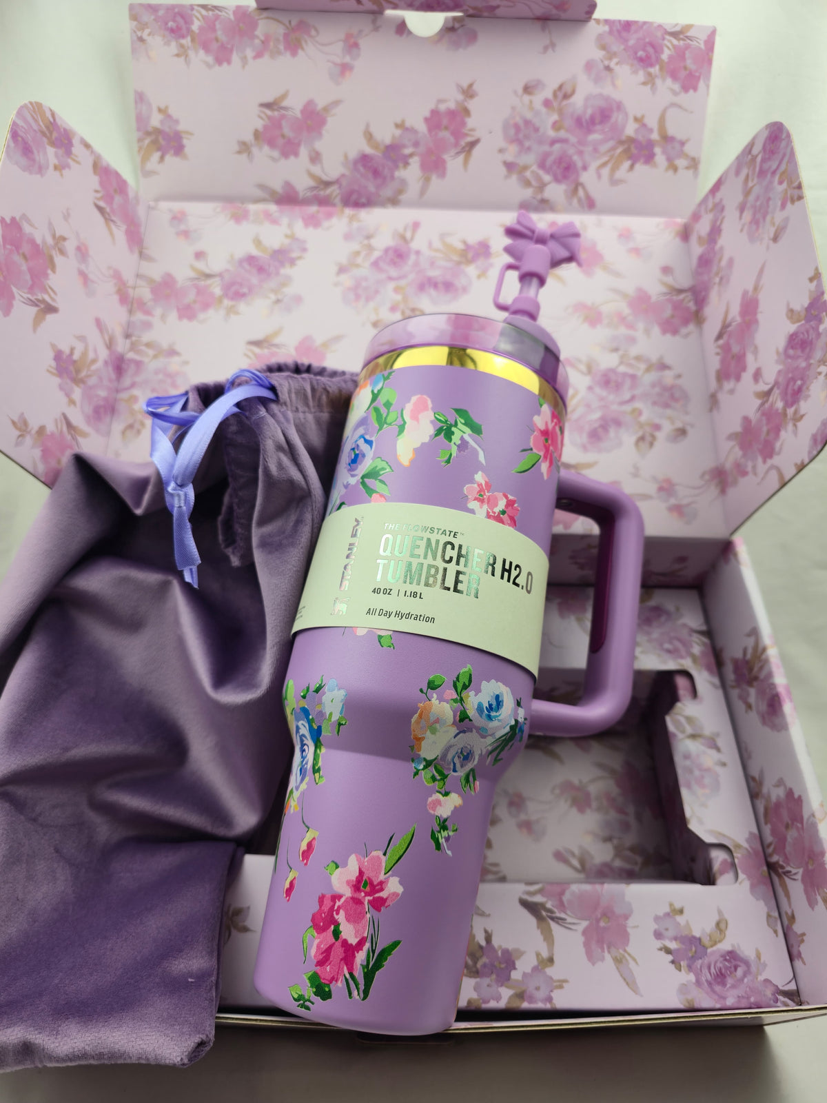 Floral-patterned tumbler 