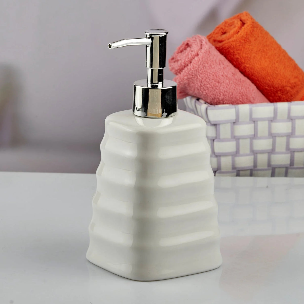 White Stylist Ceramic Soap Dispenser