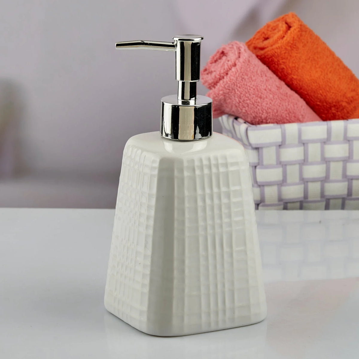 White Stylist Ceramic Soap Dispenser