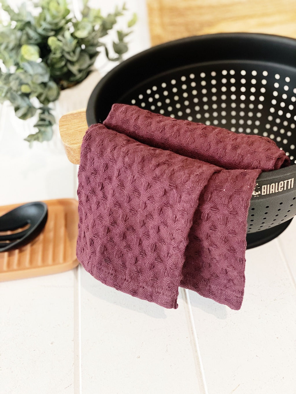 Bring style and colour to your cooking with the Arlo Waffle Tea Towel. Featuring waffle textured detailing this 45x70cm merlot coloured cotton tea towel is perfect for drying dishes and wiping up spills.| Bliss Gifts & Homewares | Unit 8, 259 Princes Hwy Ulladulla | South Coast NSW | Online Retail Gift & Homeware Shopping | 0427795959, 44541523