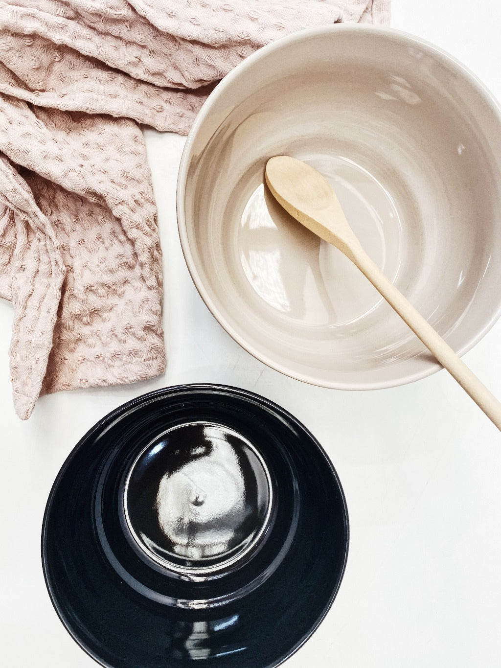 Beacon 1.5lt Black Mixing Bowl - Salt&amp;Pepper - 18x9cm - 1.5litre Made from durable stoneware - Fully glazed with a two-tone aesthetic - Dishwasher safe; Microwave safe |Bliss Gifts &amp; Homewares - Unit 8, 259 Princes Hwy Ulladulla - Shop Online &amp; In store - 0427795959, 44541523 - Australia wide shipping