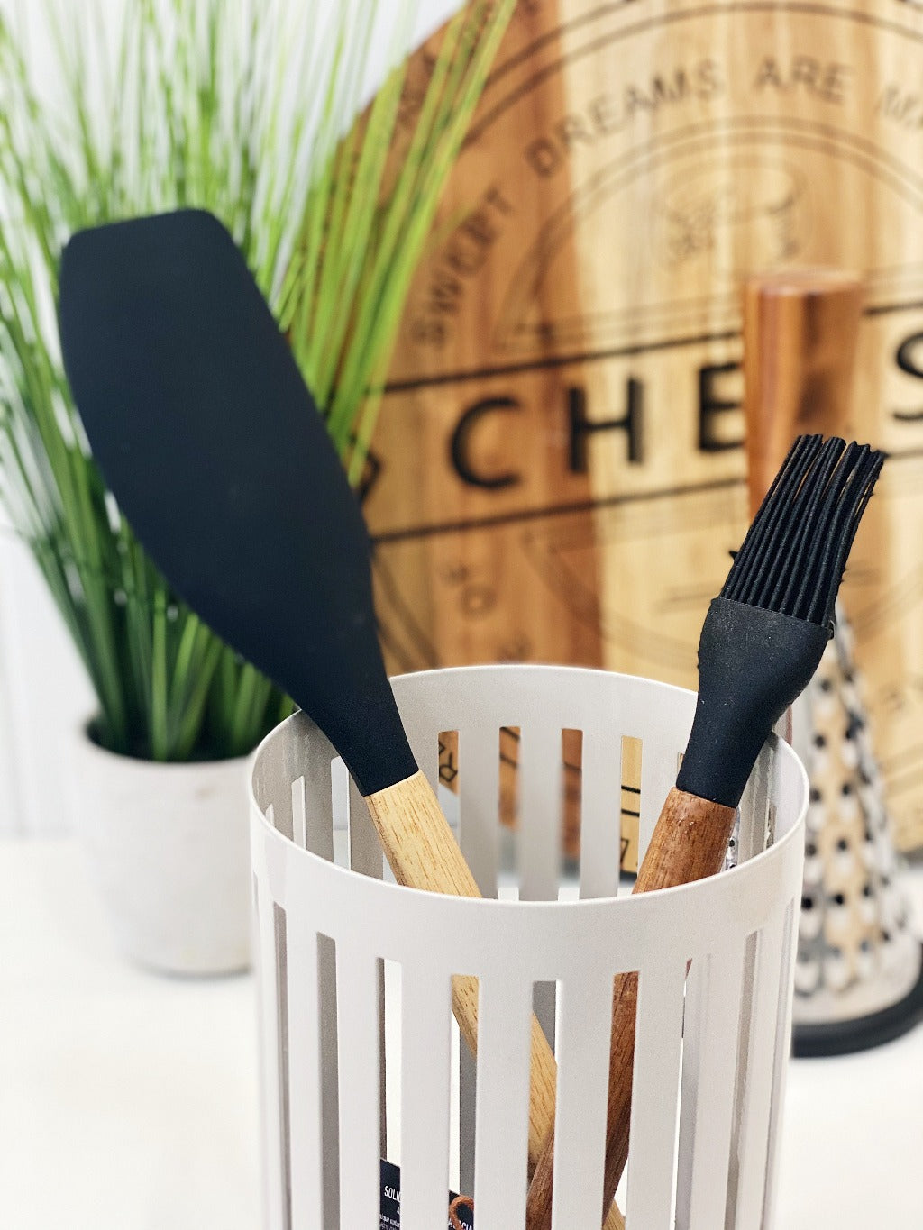 Bialetti St Clare Acacia Handle Silicone Pastry Brush - Kitchen Utensils - black silicone head - heat resistant up to 500degrees - solid acacia handle |Bliss Gifts &amp; Homewares - Unit 8, 259 Princes Hwy Ulladulla - Shop Online &amp; In store - 0427795959, 44541523 - Australia wide shipping