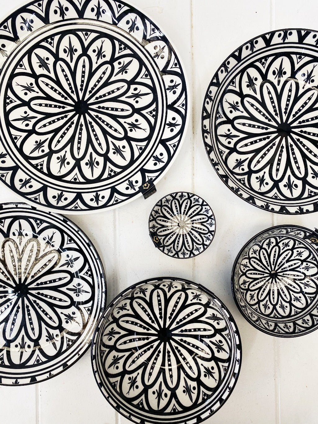Our Small Casablanca Ebony Entree Plate is perfect for serving an entree, small meals, sandwich or a side dish. Our Casablanca small plate is 22cm in diameter, 2cm in height.| Bliss Gifts &amp; Homewares | Unit 8, 259 Princes Hwy Ulladulla | South Coast NSW | Online Retail Gift &amp; Homeware Shopping | 0427795959, 44541523