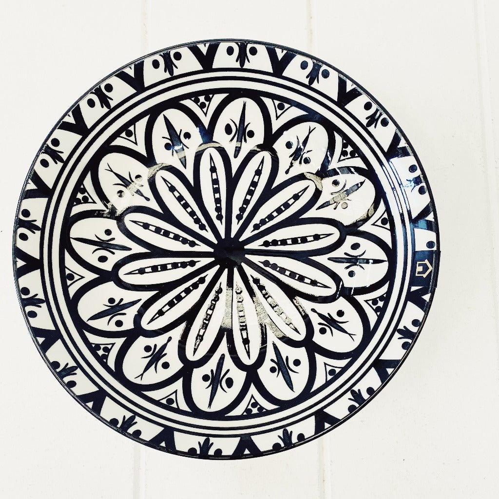 Bring the beautiful patterns of the mediterranean into your dining room with our Casablanca collection. Our Large Casablanca Dinner Plate is perfect for serving dinner or large meals. 27cm in diameter, 2cm in height.| Bliss Gifts & Homewares | Unit 8, 259 Princes Hwy Ulladulla | South Coast NSW | Online Retail Gift & Homeware Shopping | 0427795959, 44541523