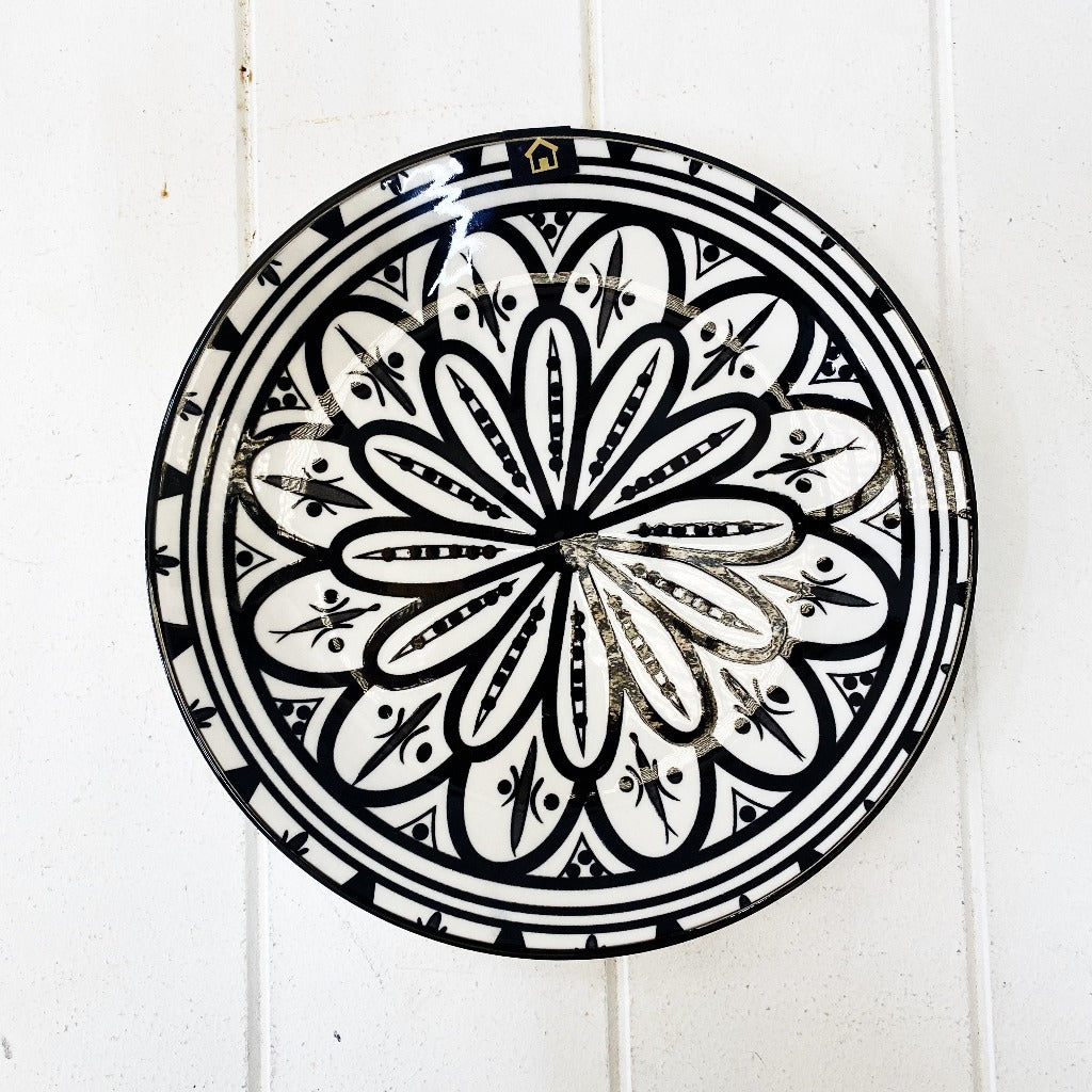 Our Small Casablanca Ebony Entree Plate is perfect for serving an entree, small meals, sandwich or a side dish. Our Casablanca small plate is 22cm in diameter, 2cm in height.| Bliss Gifts &amp; Homewares | Unit 8, 259 Princes Hwy Ulladulla | South Coast NSW | Online Retail Gift &amp; Homeware Shopping | 0427795959, 44541523