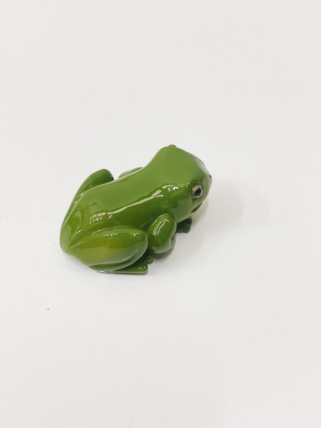 Bring some life to your garden or flower pots with these cute realistic Green Tree Frogs. They will look great placed around your home, garden or in flower pots. Large 8cm Small 5.5cm. Perfect for indoor and outdoor use. Made from Poly Resin. Gloss finish. Shop online. AfterPay available. Australia wide Shipping | Bliss Gifts &amp; Homewares - Unit 8, 259 Princes Hwy Ulladulla - 0427795959, 44541523 