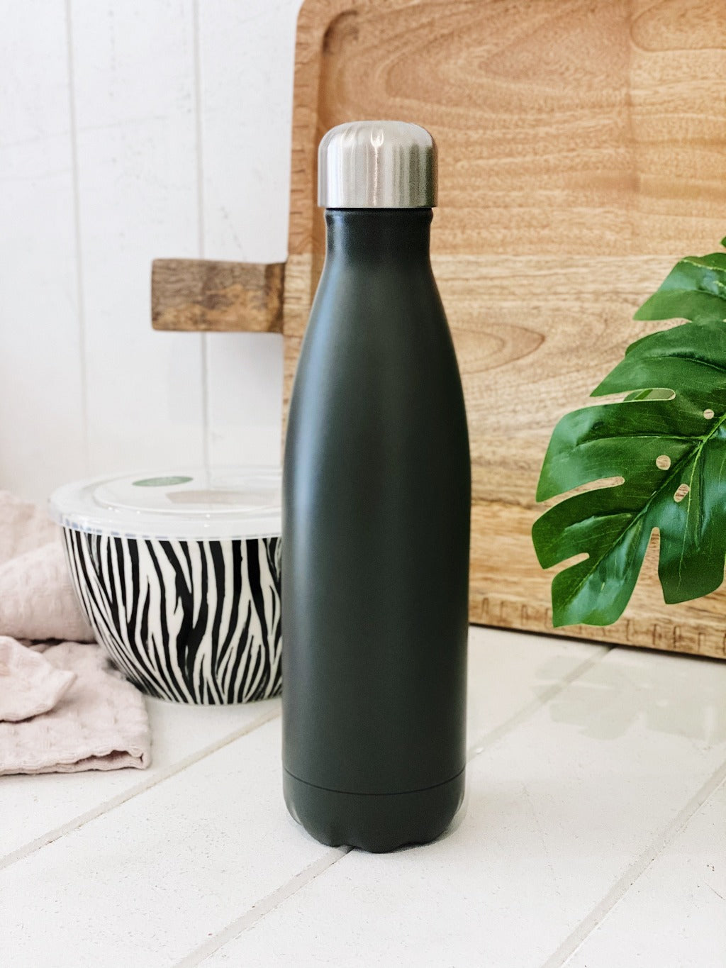 Movers will adore this insulated HYDRA water bottle from salt&pepper. With 500ml capacity, this army bottle in a deep khaki colour will keep your beverages hot for up to 12 hours or cold for up to 24 hours with its double-walled, stainless steel lining.| Bliss Gifts & Homewares | Unit 8, 259 Princes Hwy Ulladulla | South Coast NSW | Online Retail Gift & Homeware Shopping | 0427795959, 44541523