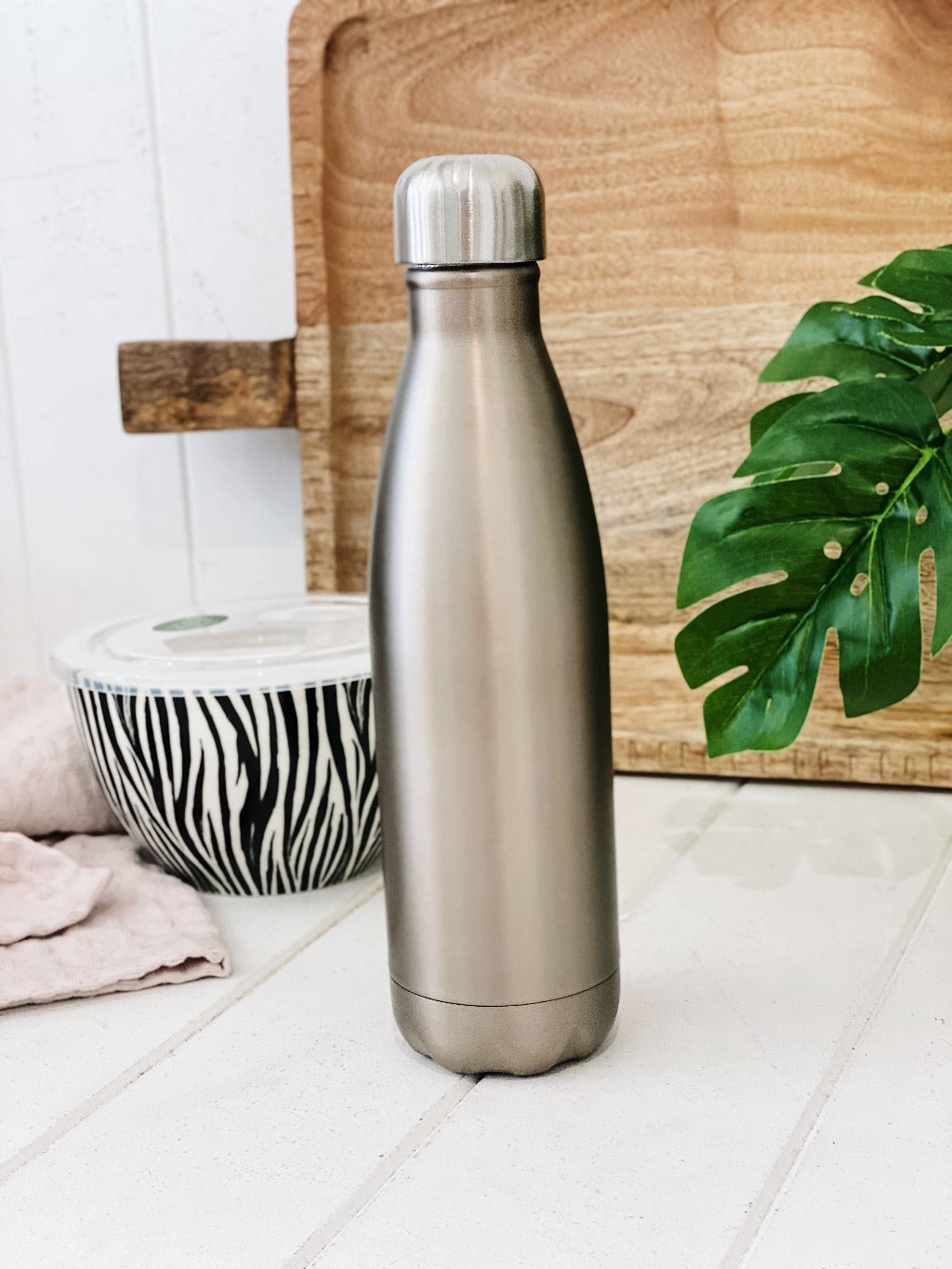 Stay hydrated on-the-go with salt&pepper's 500ml Hydra Water Bottle in Metallic Mink. Perfect for the office, working out or away on weekend trips, this double-walled vacuumed-insulated stainless-steel bottle will keep your beverages hot or cold for longer.| Bliss Gifts & Homewares | Unit 8, 259 Princes Hwy Ulladulla | South Coast NSW | Online Retail Gift & Homeware Shopping | 0427795959, 44541523