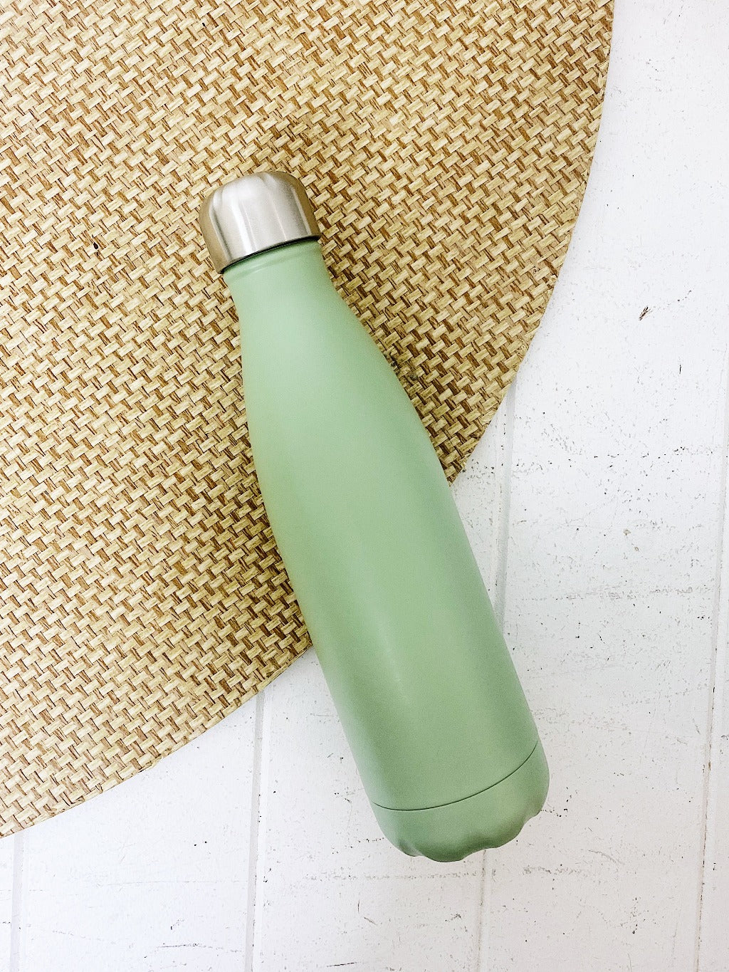 Perfect for office hours and weekend trips, the Hydra Water Bottle will keep your beverage hot or cold for longer. Vacuum insulated with a leak-proof seal, this 500ml stainless steel water bottle has a stylish seafoam finish and is BPA free.| Bliss Gifts & Homewares | Unit 8, 259 Princes Hwy Ulladulla | South Coast NSW | Online Retail Gift & Homeware Shopping | 0427795959, 44541523