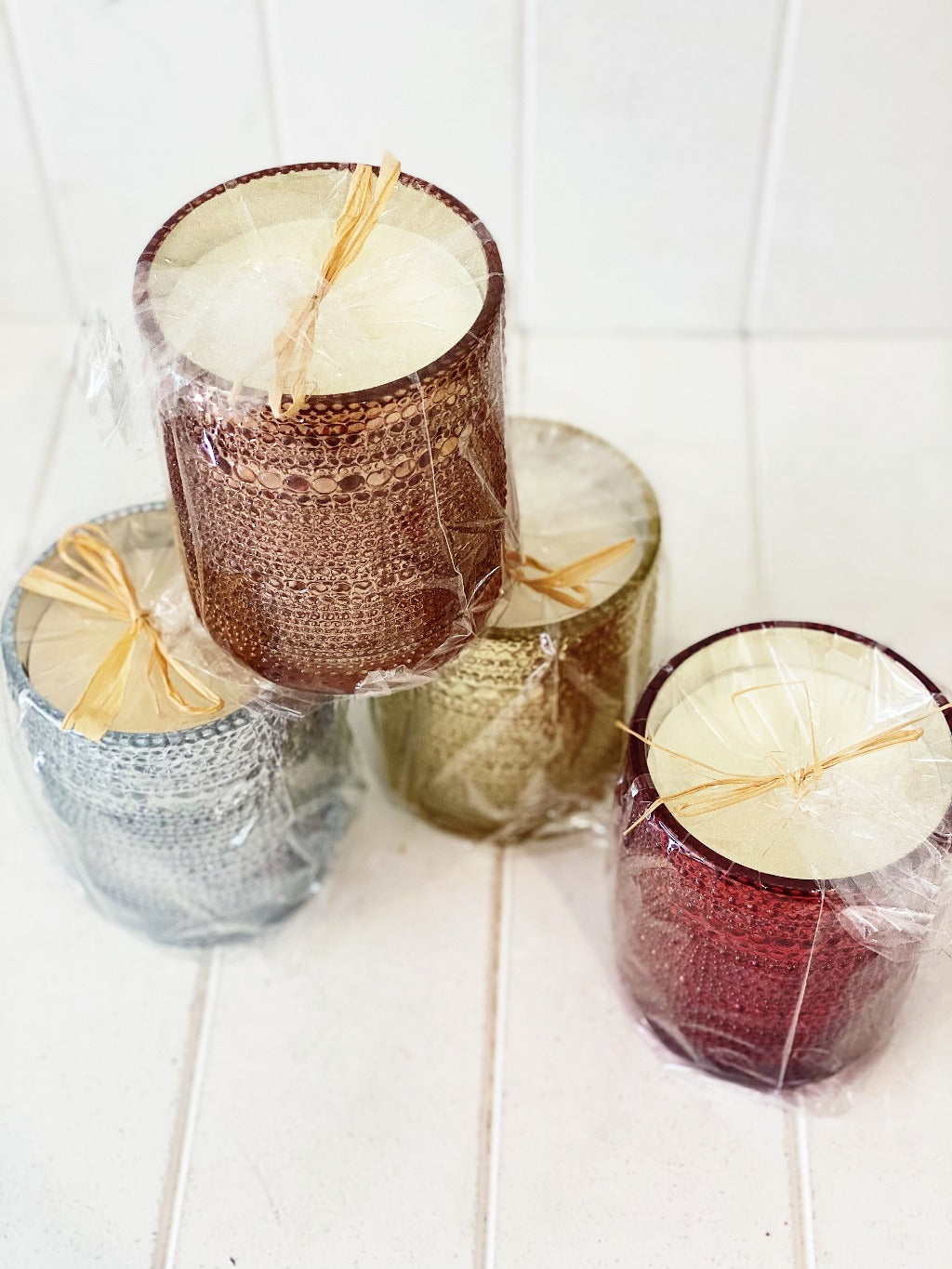 Inject warmth into your home through this exquisite range of decorative Metallic Glass Scented Candles. Create a relaxing atmosphere with a soft, warming glow. These luxury candles are absolutely exquisite, eye catching and are a definite talking piece.| Bliss Gifts & Homewares | Unit 8, 259 Princes Hwy Ulladulla | South Coast NSW | Online Retail Gift & Homeware Shopping | 0427795959, 44541523