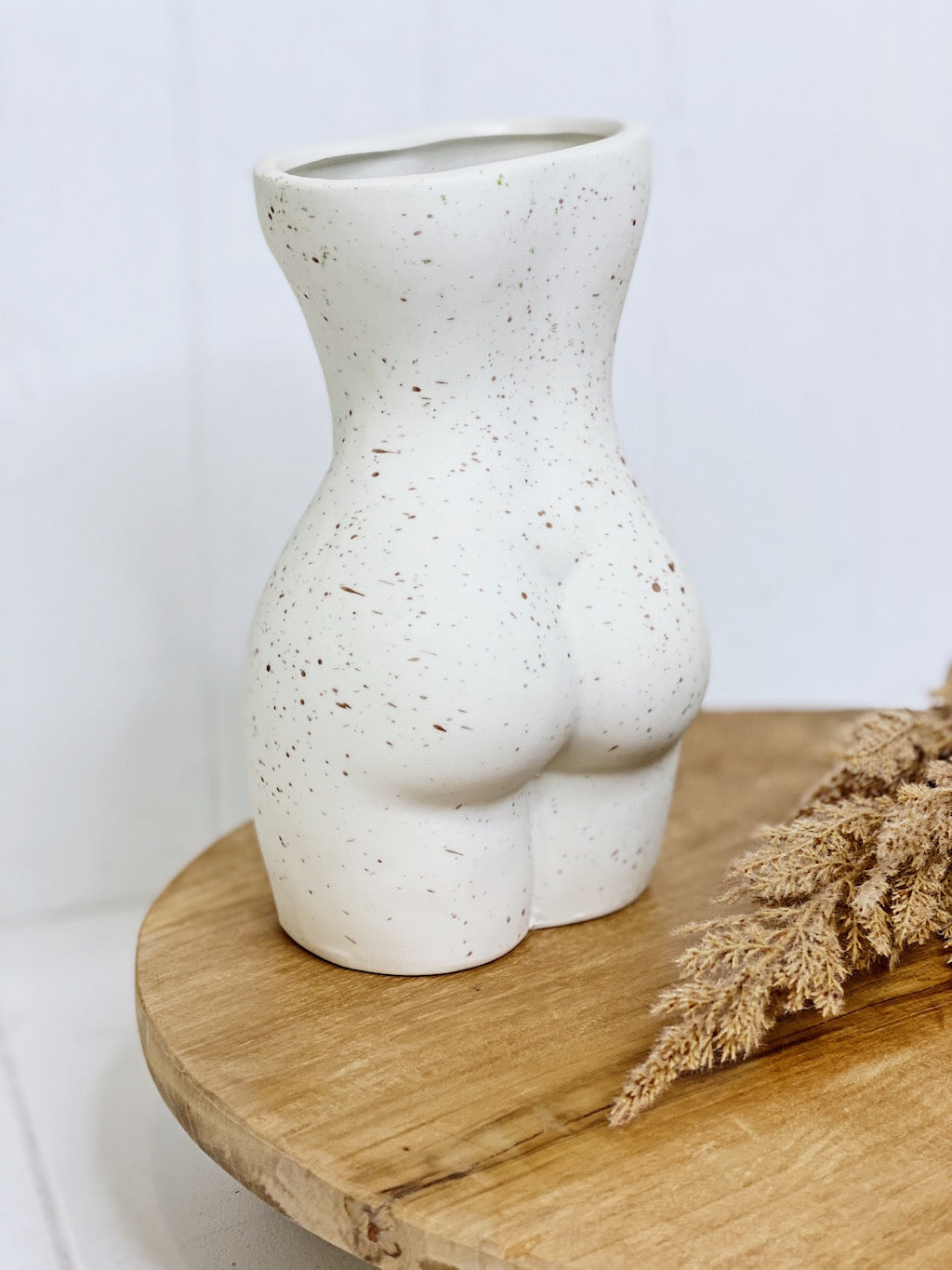 Embrace feminine curves and your love of greenery in your home or garden with our contemporary style Kim Body Vase/Planter. This on-trend vase could also be used for a pot or planter. Cement speckle look 13x9.7x21.5cm. Shop online. AfterPay available. Australia wide Shipping | Bliss Gifts &amp; Homewares - Unit 8, 259 Princes Hwy Ulladulla - 0427795959, 44541523 