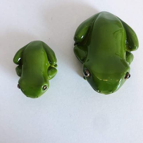 Bring some life to your garden or flower pots with these cute realistic Green Tree Frogs. They will look great placed around your home, garden or in flower pots. Large 8cm Small 5.5cm. Perfect for indoor and outdoor use. Made from Poly Resin. Gloss finish. Shop online. AfterPay available. Australia wide Shipping | Bliss Gifts &amp; Homewares - Unit 8, 259 Princes Hwy Ulladulla - 0427795959, 44541523 