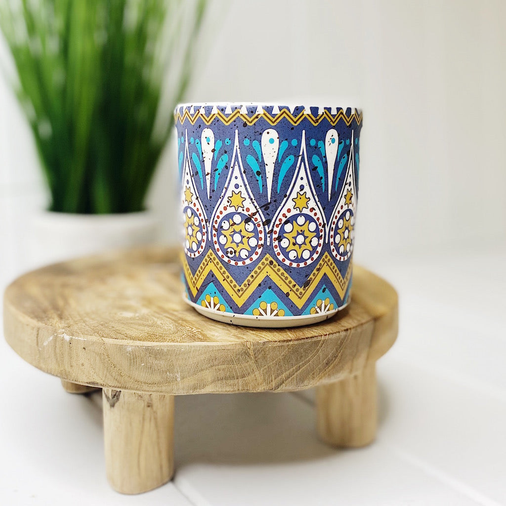 Our beautiful Arabesque round pots will be stand out in any garden or space. With 4 eye catching designs, these pot are sure to make a statement. They will look great on a windowsill or a shelf. 8x8x8.5cm.| Bliss Gifts & Homewares | Unit 8, 259 Princes Hwy Ulladulla | South Coast NSW | Online Retail Gift & Homeware Shopping | 0427795959, 44541523